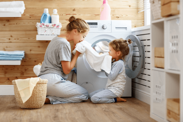Scent Booster vs Fabric Softener – What’s the Difference?