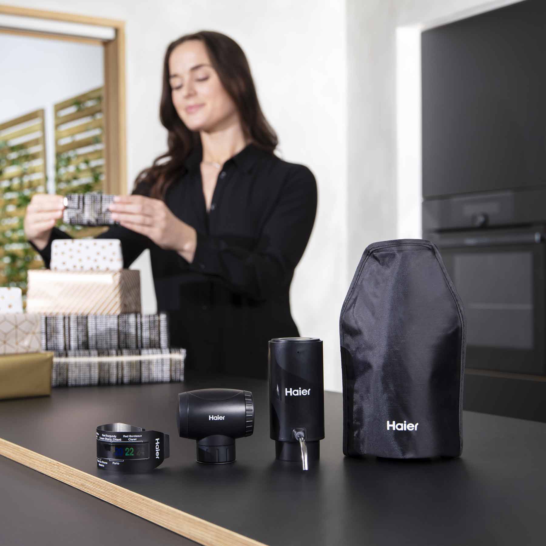 Haier Wine Gift Set: Dispenser & Aerator - Cooler Pouch