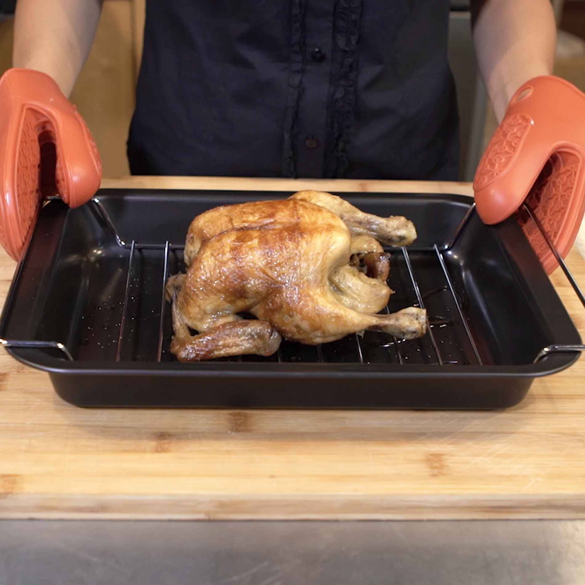 Universal 2-in-1 Roasting Tray with Grid